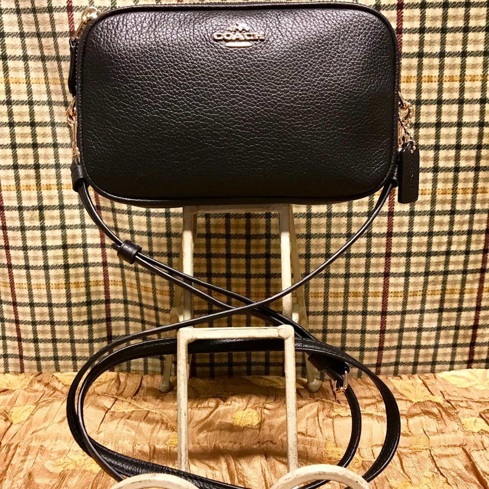 NWOT COACH SADIE PEBBLED LEATHER CROSSBODY CLUTCH